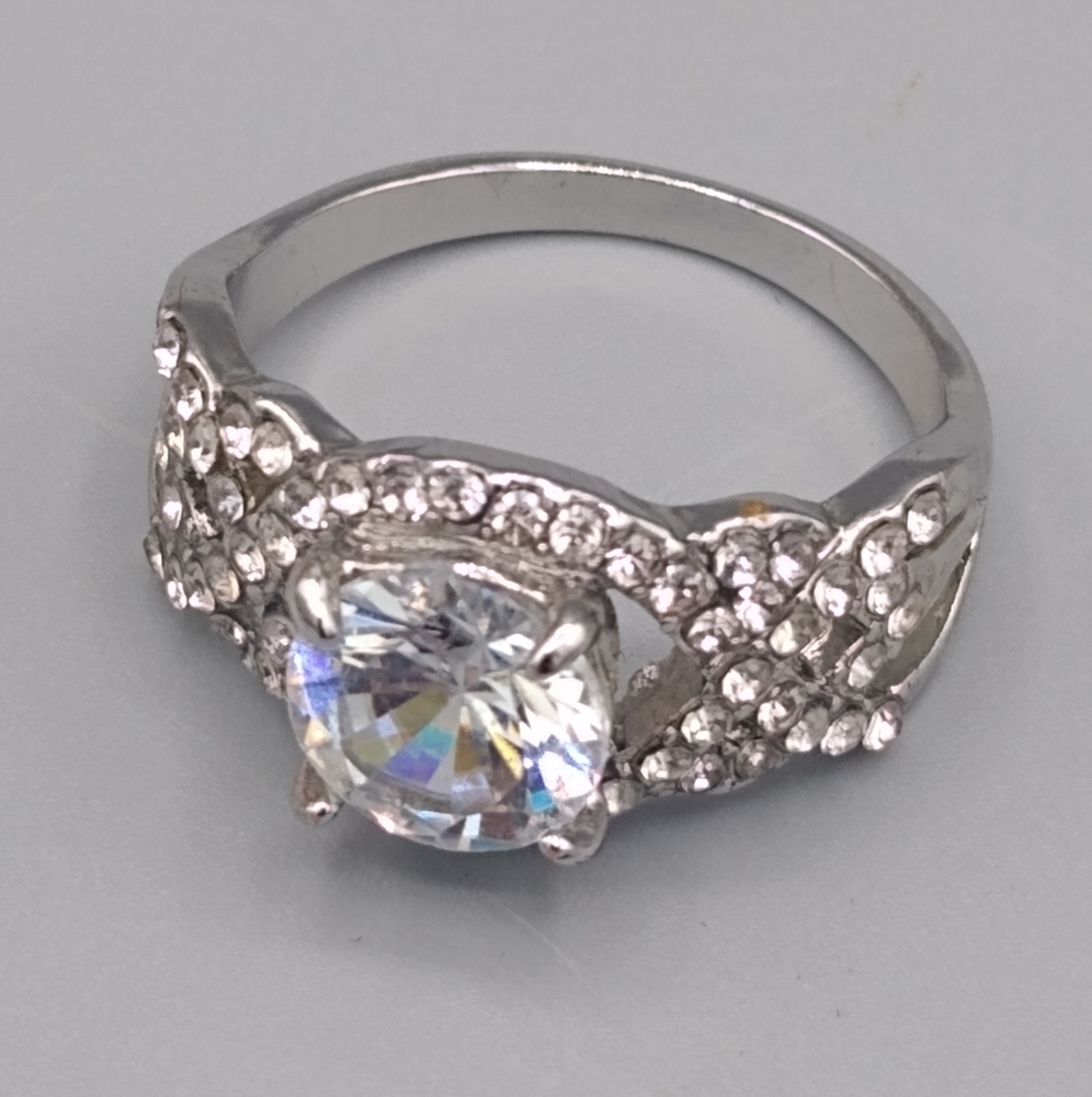 Twist Halo Rhinestone Silver tone Cocktail Ring 8 - Picture 2 of 11